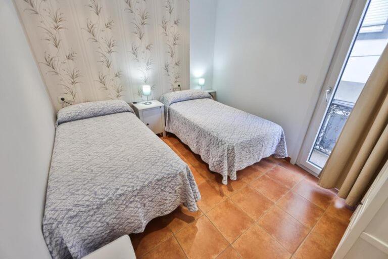 Apartamentos Arnela 卡马里纳斯 外观 照片