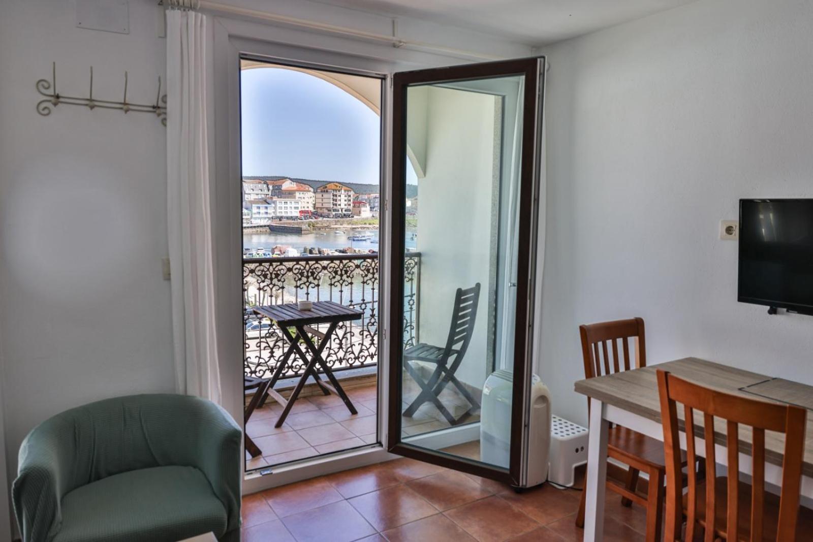 Apartamentos Arnela 卡马里纳斯 外观 照片